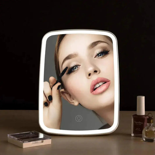 Miroir-maquillage-tactile-avantages-guide-complet-pour-bien-choisir Femme Soin